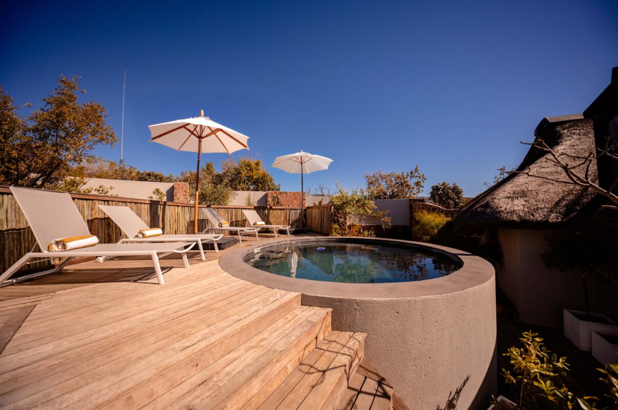 #mhondoro Family Pool Suite