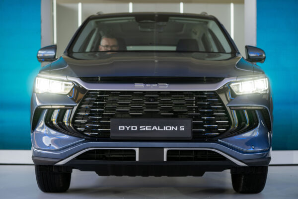 BYD Sealion 5 Hybrid Arrives: A New Benchmark for Efficient Family SUVs in SA