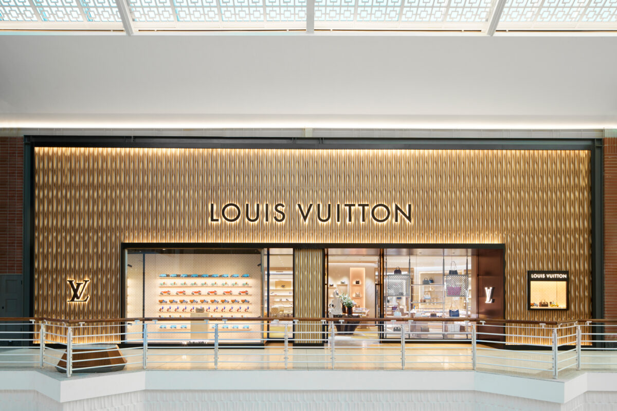Louis Vuitton Opens Grand New Cape Town Store at Va Waterfront Louis Vuitton Opens Grand New Cape Town Store at Va Waterfront African Luxury